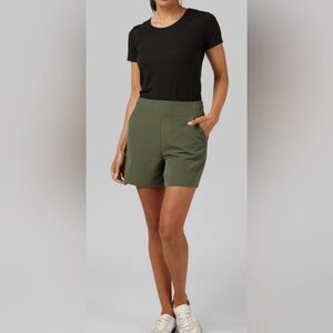 32 Degrees Women’s Cool Short Sleeve Shirt Black/White (XS) NWT’s Bundle Of Two